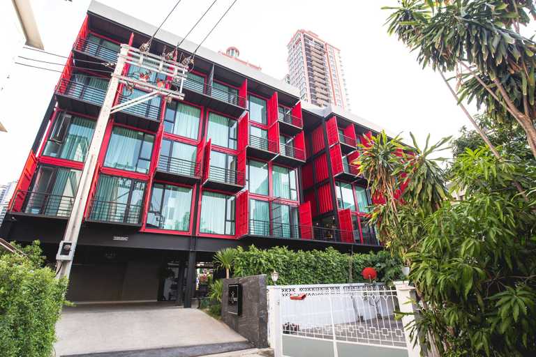 Exterior & Views 2, Sleep Box Sukhumvit 22, Khlong Toey