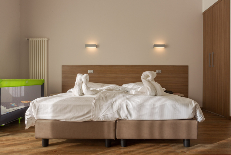 Bedroom 4, Hotel Milano, Trento
