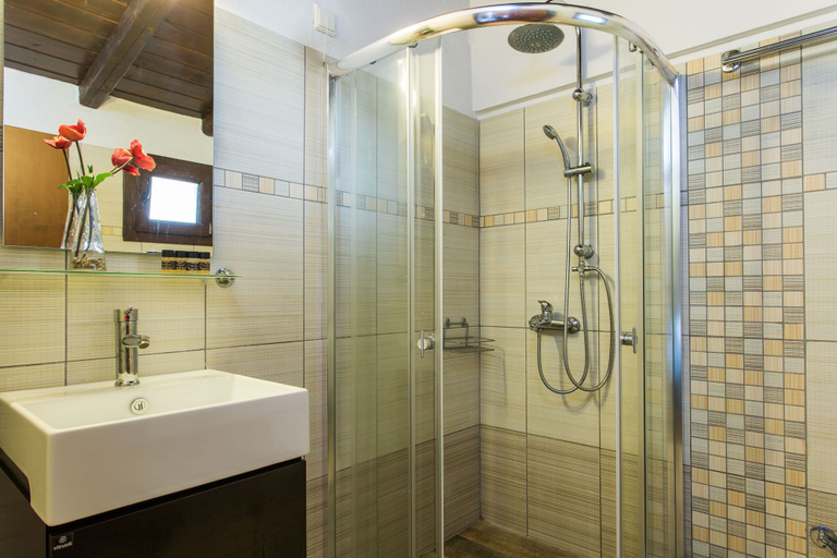 Bathroom 5, Coral Blue Beach Hotel, Central Macedonia