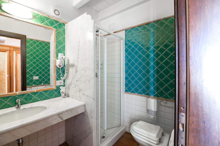 Bathroom 3, Hotel La Vecchia Marina, Ogliastra