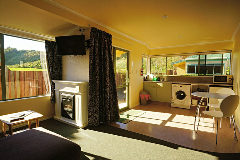 Bedroom 3, Bay Cottages, Kaikoura