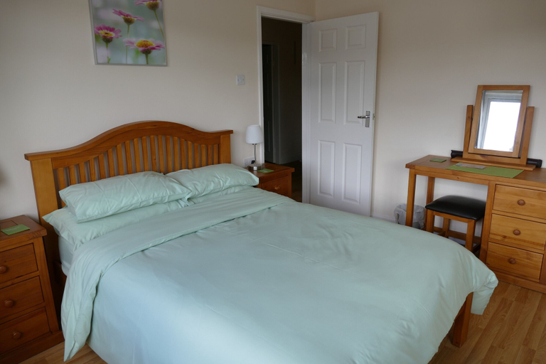 Bedroom 2, Magnolia B and B, South Gloucestershire