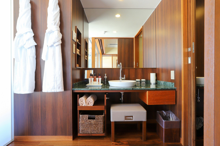 Bathroom 4, Hotel Kinparo, Toyooka