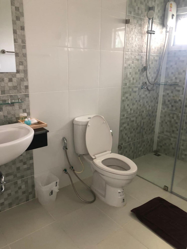 Bathroom 2, The Lux Ladprao 10, Chatuchak