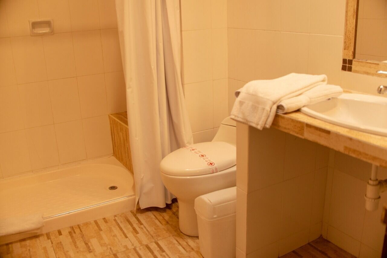Bathroom 5, Hotel Boutique La Posada, Oropeza