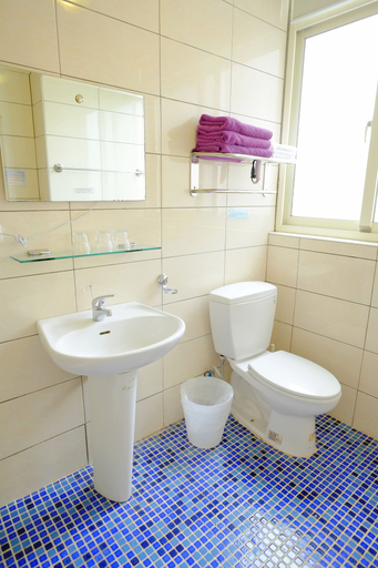 Bathroom 4, Spring Garden, Hualien