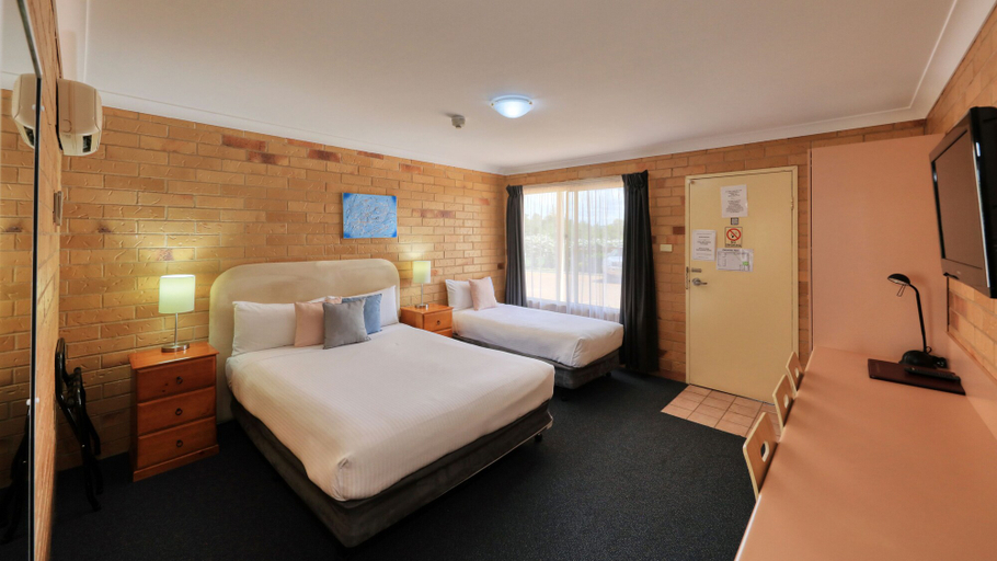 Bedroom 3, North Parkes Motel, Parkes