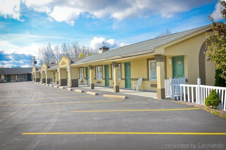 Exterior & Views 2, Rodeway Inn, Cayuga