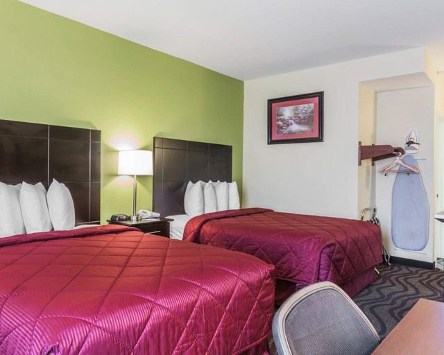 Bedroom 3, Quality Inn & Suites North Montgomery, Montgomery
