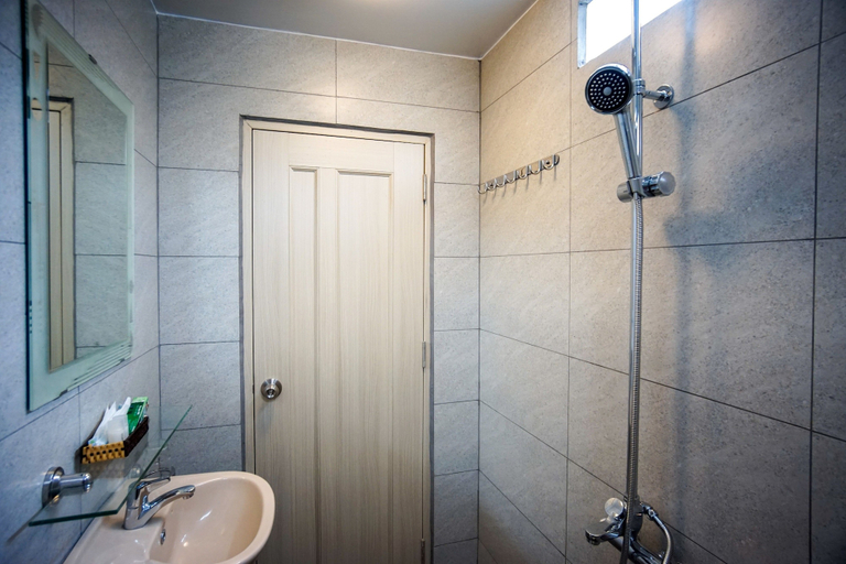 Bathroom 5, LeBlanc Saigon, District 3