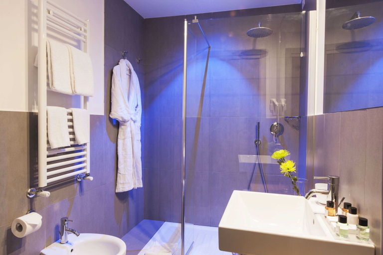 Bathroom 4, Giuturna Boutique Hotel, Rome