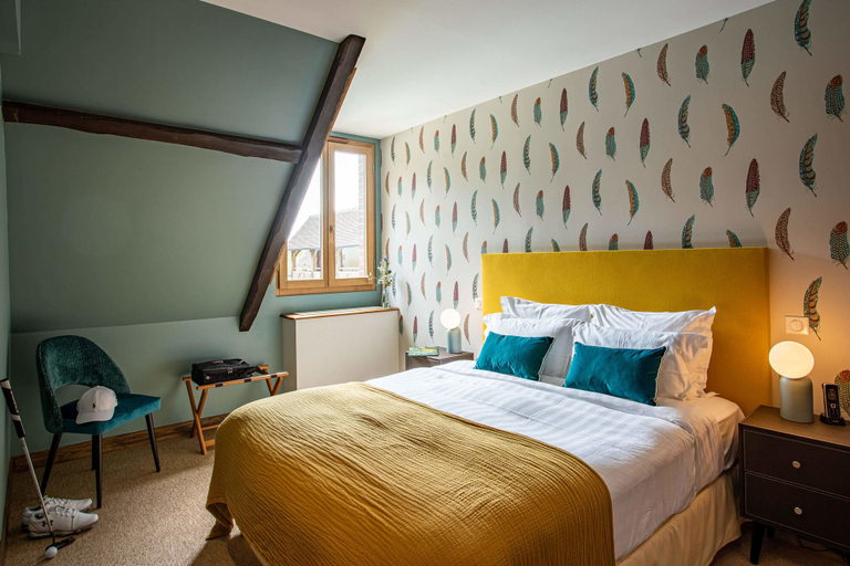 Bedroom 4, Domaine Et Golf Du Roncemay, Yonne