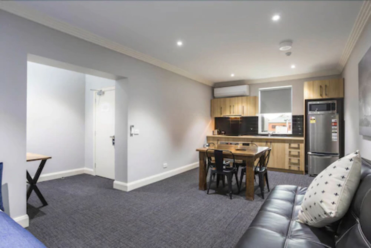 Others 4, The Manhattan, Wagga Wagga - Pt A