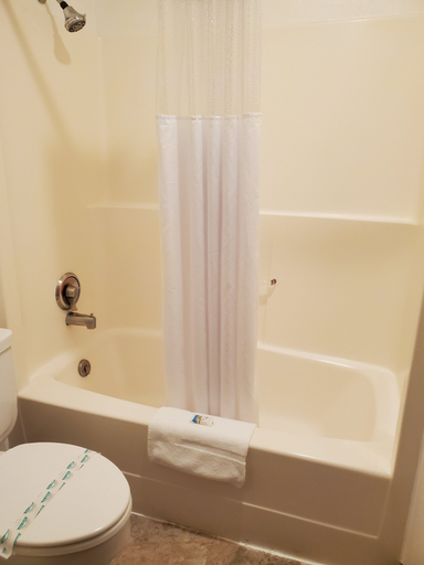 Bathroom 4, Apple Tree Inn, Spokane