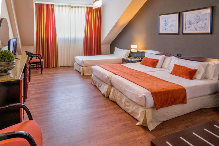 Bedroom 3, Hotel O Val Do Naseiro, Lugo