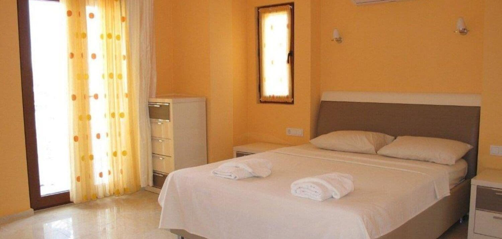 Room 2, Villa LMP1 by JoyLettings, Fethiye