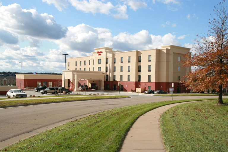 Exterior & Views 2, Hampton Inn Topeka, Shawnee