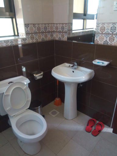 Bathroom 3, Emmaus Guest House, Kampala