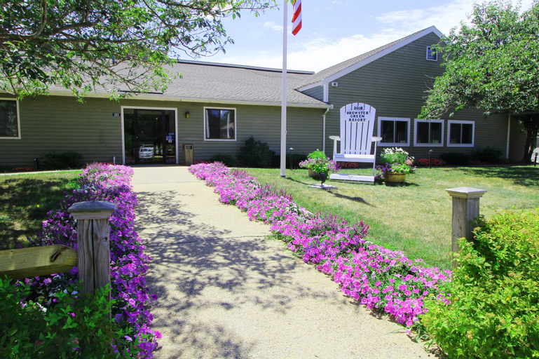 Exterior & Views 1, Brewster Green Resort, Barnstable