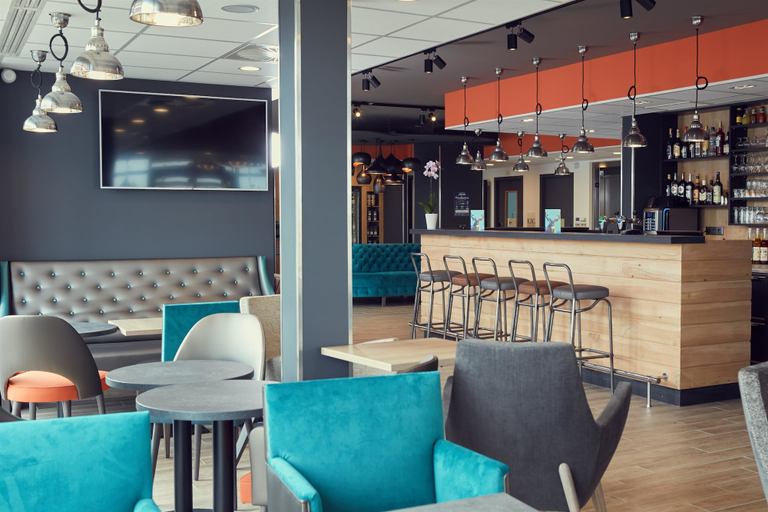 Food & Drinks 5, Kyriad Pontarlier, Doubs