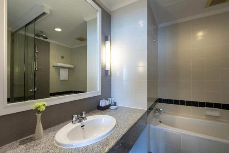 Bathroom 3, Kantary Bay Hotel And Serviced Apartments, Si Racha