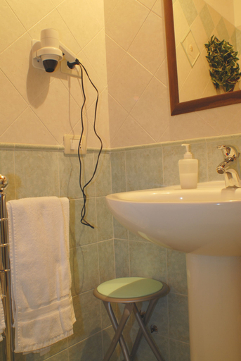 Bathroom 3, B&B Triskeles, Syracuse