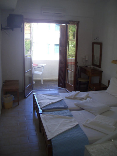 Bedroom 2, Oinoi Hotel, North Aegean