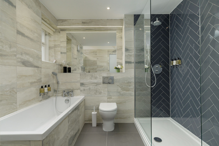 Bathroom 4, Destiny Scotland - Princes St Residence, Edinburgh
