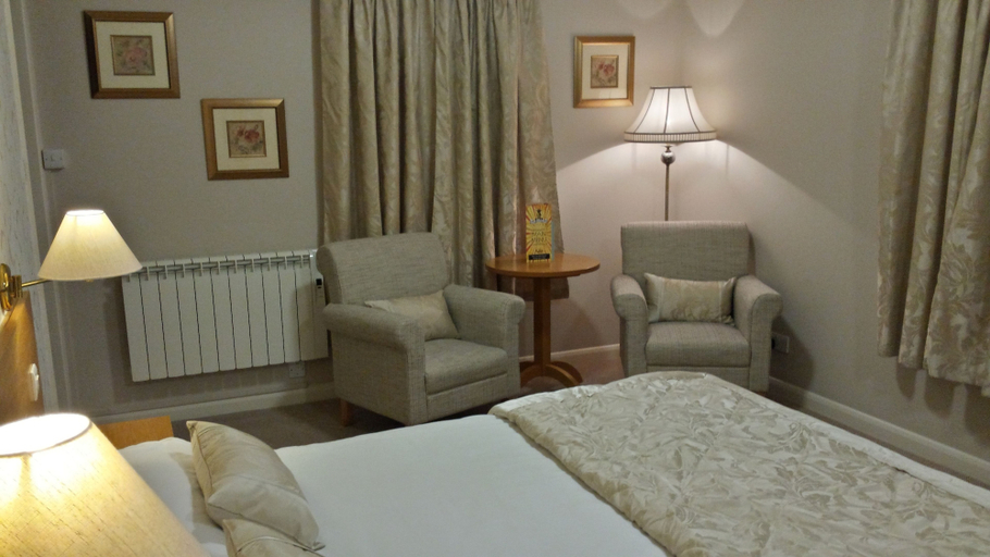 Bedroom 2, Sturdy's Castle Country Inn, Oxfordshire