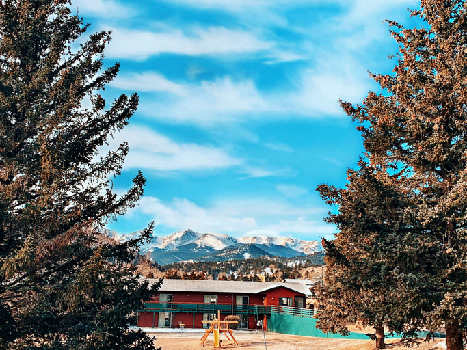 Exterior & Views 2, Discovery Lodge, Larimer