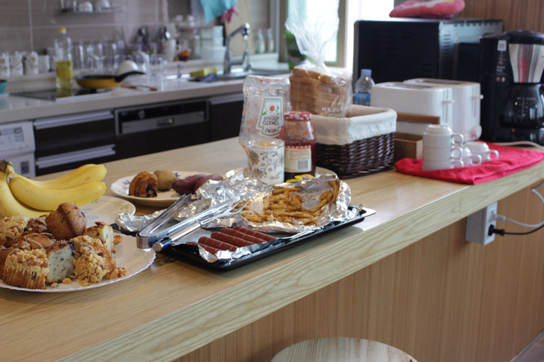 Food & Drinks 4, Bexco Hostel B&B, Suyeong