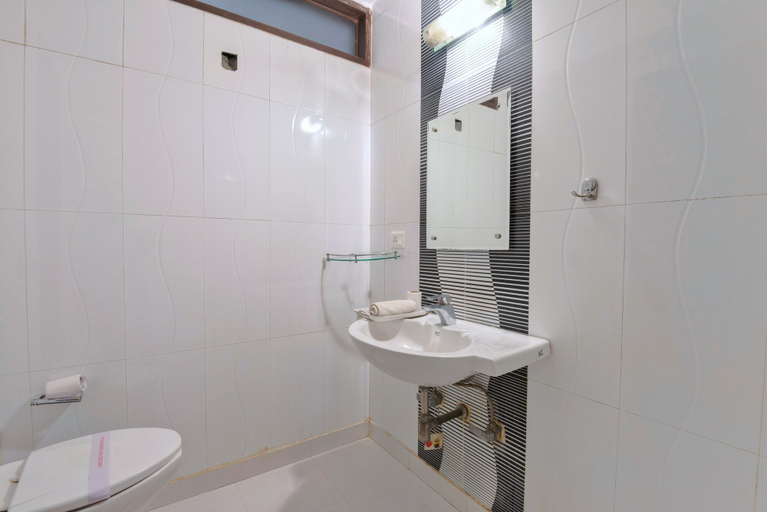 Bathroom 4, Hotel La Vista, Delhi