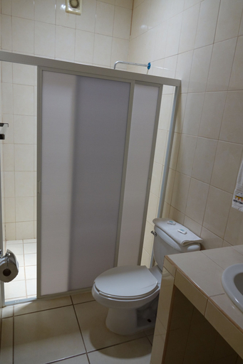 Bathroom 4, Quinta Comala, Comala