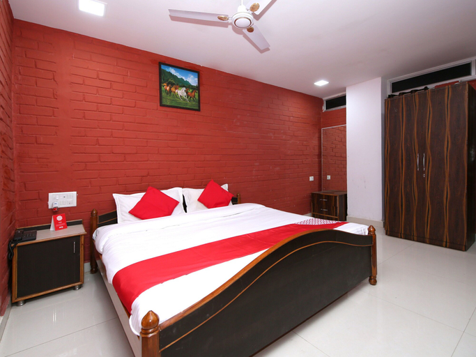Bedroom 4, OYO 12498 Hotel Sea Rock, Jabalpur