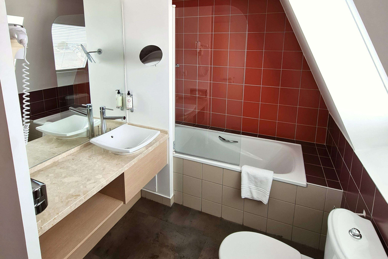 Bathroom 4, Best Western Plus Vannes Centre-Ville, Morbihan