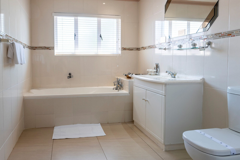 Bathroom 5, The Royal Villas Swaziland, Lobamba