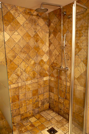 Bathroom 5, Campo Dell'Oro, Corse-du-Sud