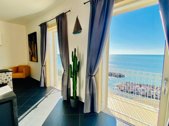 Water view, Sea View Apartment with balcony, Salerno