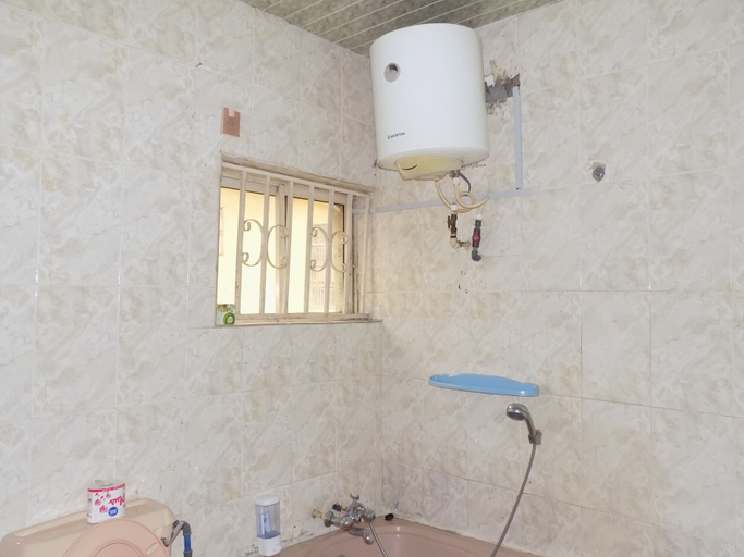 Bathroom 3, Posh Apartments Self Catering, Ikeja