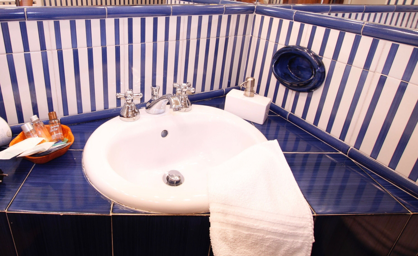 Bathroom sink, Mellini River, Rome