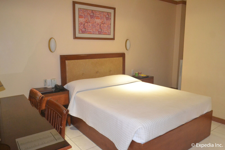 Bedroom 4, Pacific Breeze Hotel and Resort, Mabalacat