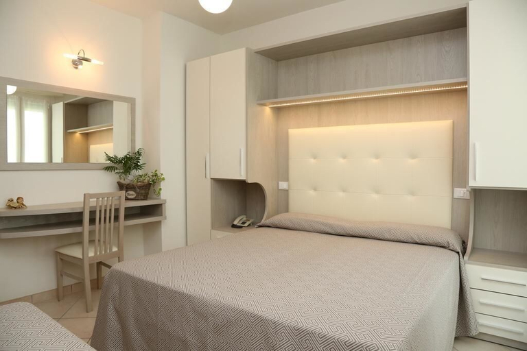 Bedroom 3, Hotel Ambra, Forli' - Cesena