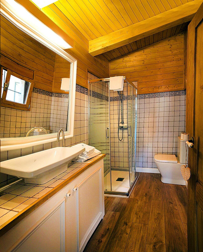 Bathroom 4, Hotel Santa María de Alquézar, Huesca