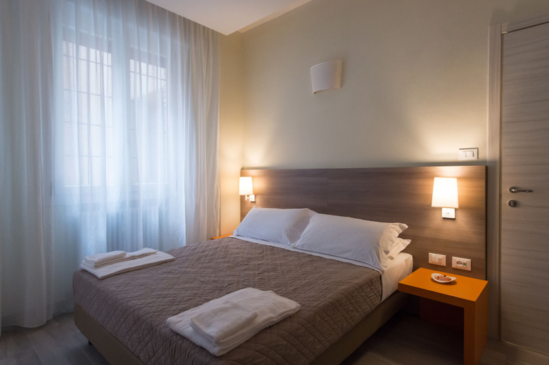 Bedroom 3, San Felice 135, Bologna