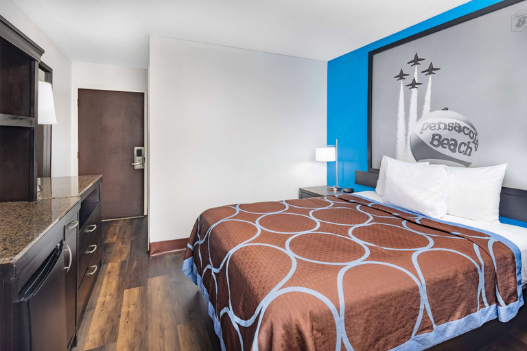 Bedroom 3, Super 8 by Wyndham Pensacola, Escambia