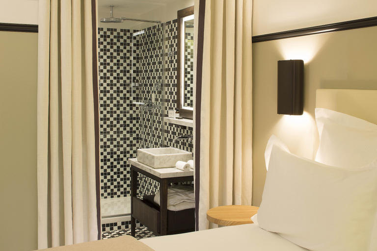 Bedroom 3, The Chess Hotel, Paris