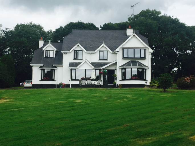 Exterior & Views 2, Railway Country House B&B