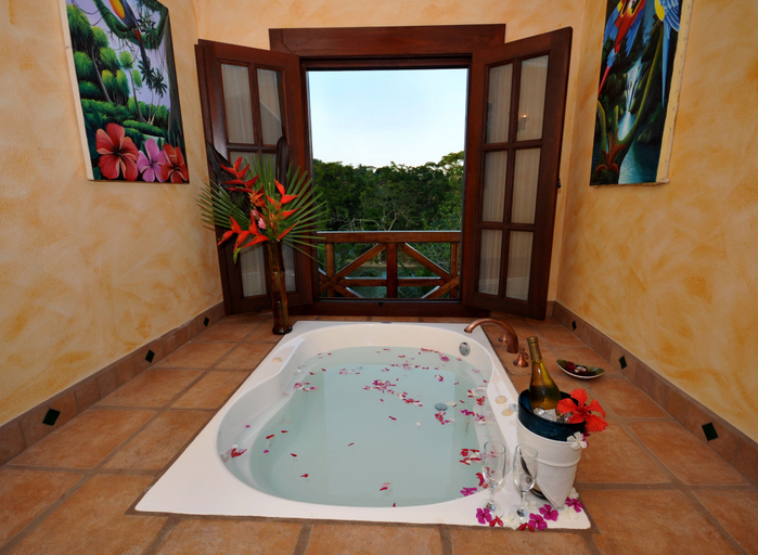 Bathroom 3, Mahogany Hall Boutique Resort