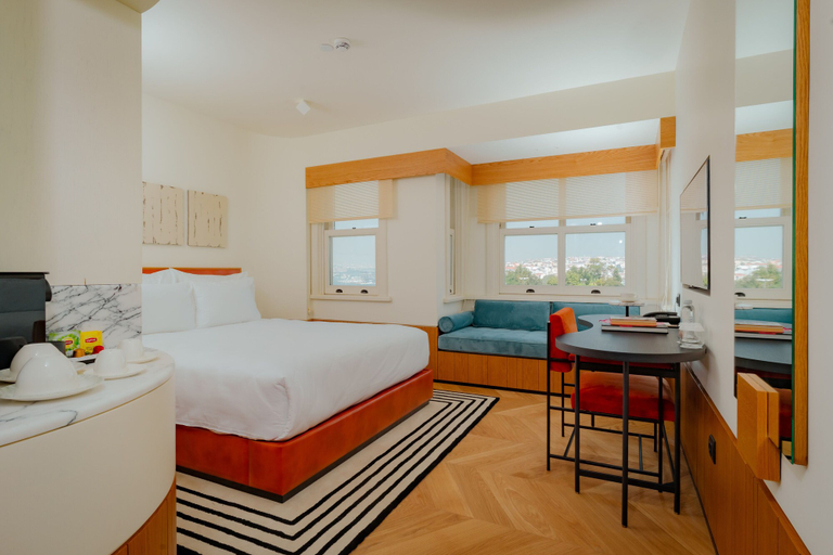 Bedroom 3, The Gift Hotel, Beyoğlu