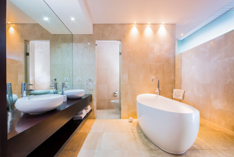 Montigo Resorts Seminyak - Bathroom